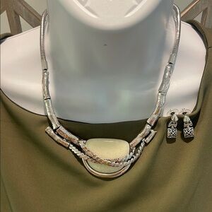 Carissima Bijoux Elegant Silver and Cream Stone Necklace Set